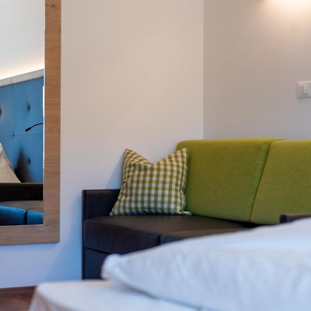 Hotel Meinhardt Schenna Exteriör bild